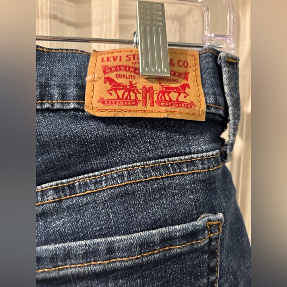 Levi's Women's Dark Blue Denim Shorts Size 6 - Picture 5 of 6